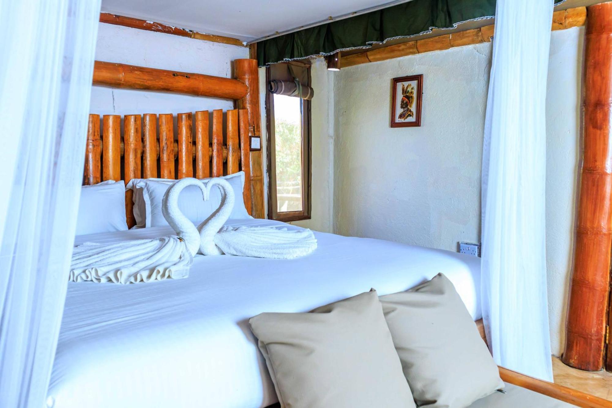 Samburu Elephant Lodge Isiolo Exterior foto
